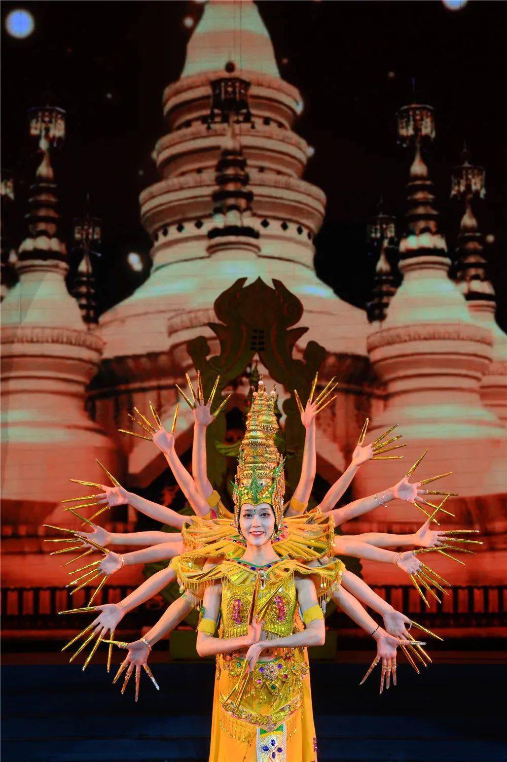 勐巴拉娜西超级歌舞秀入驻告庄西双景啦!!!_文化