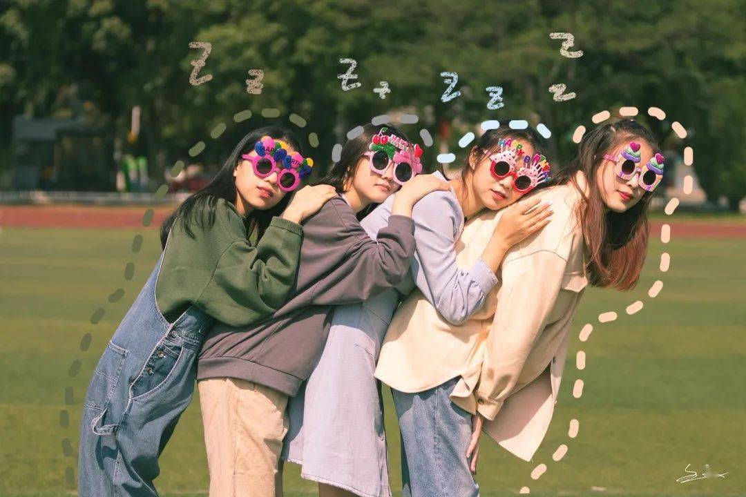 收下这份师院寝室合照大攻略,你们就是学校里最亮眼的男团女团!_室友