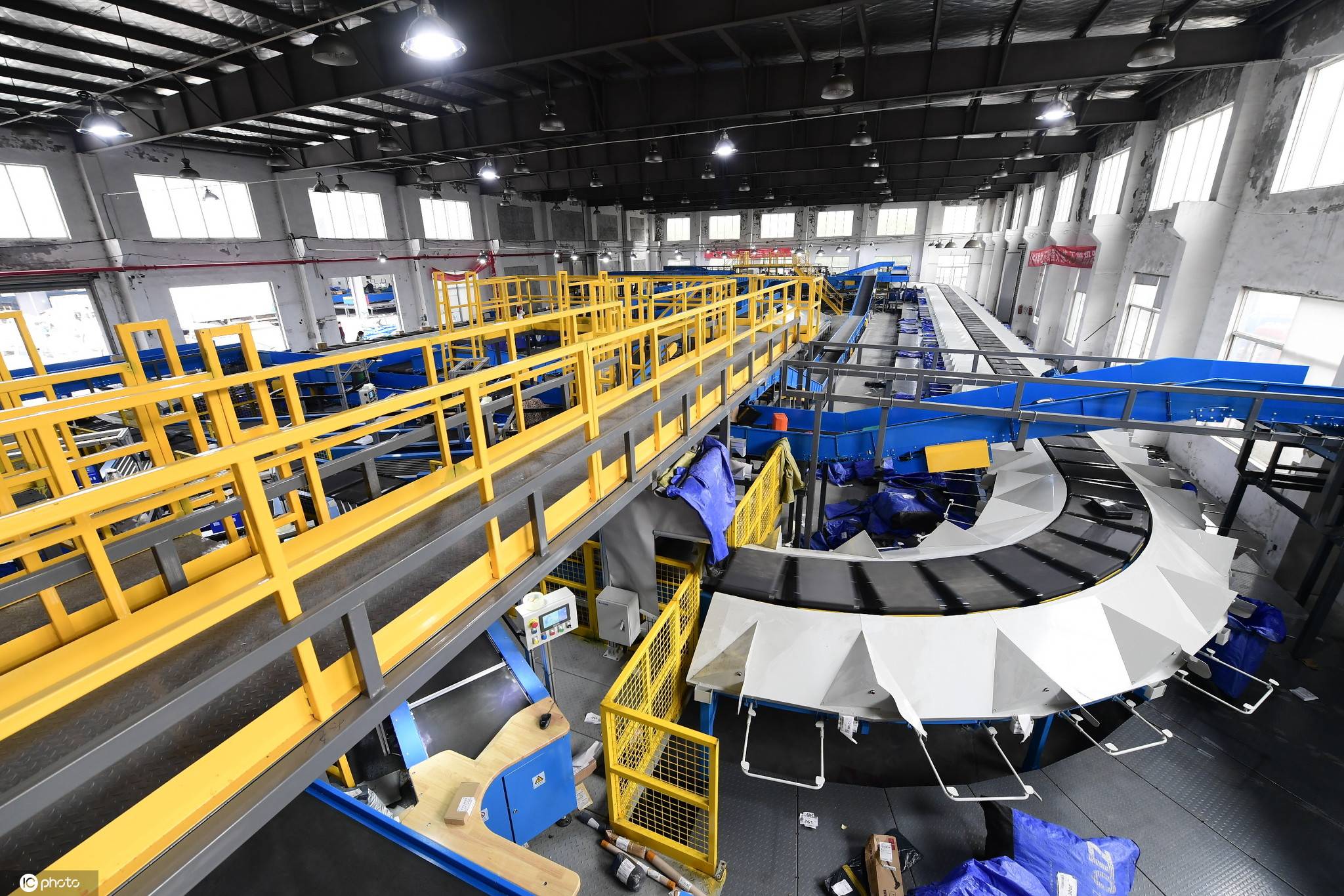 江苏太仓快递行业首条自动化分拣线日处理快件20万余件