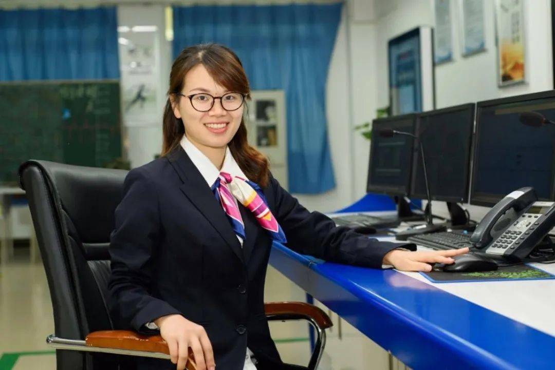 近日重庆日报"名师61名校61名校长——重庆市技工教育"三名工程"