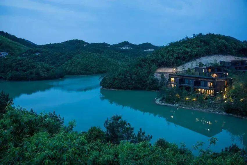 承包6座山头拥有私人水库这间家门口的亲子野奢大作人均06500就能豪