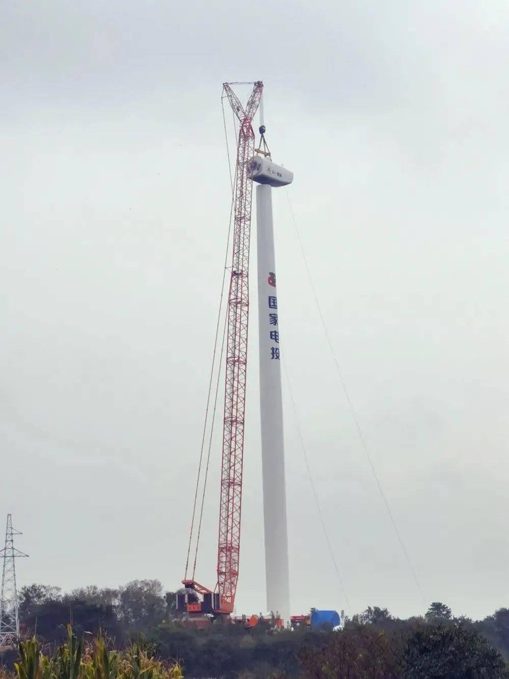 國家電投獅子坪風電項目塔筒順利完成吊裝