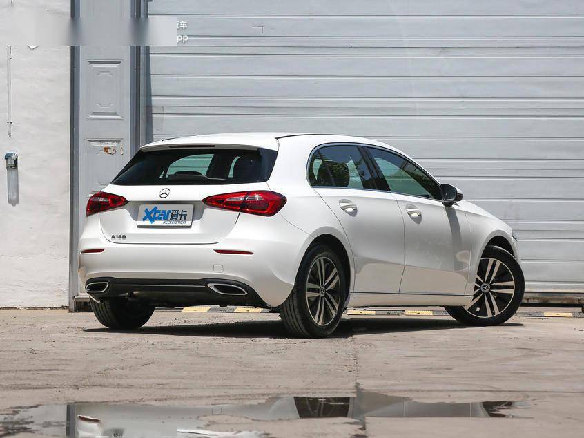 2021款奔驰a级两厢版上市售2328万起