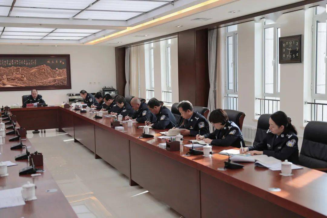 内蒙古自治区司法厅党委委员,自治区监狱管理局党委书记,局长洪赪颢