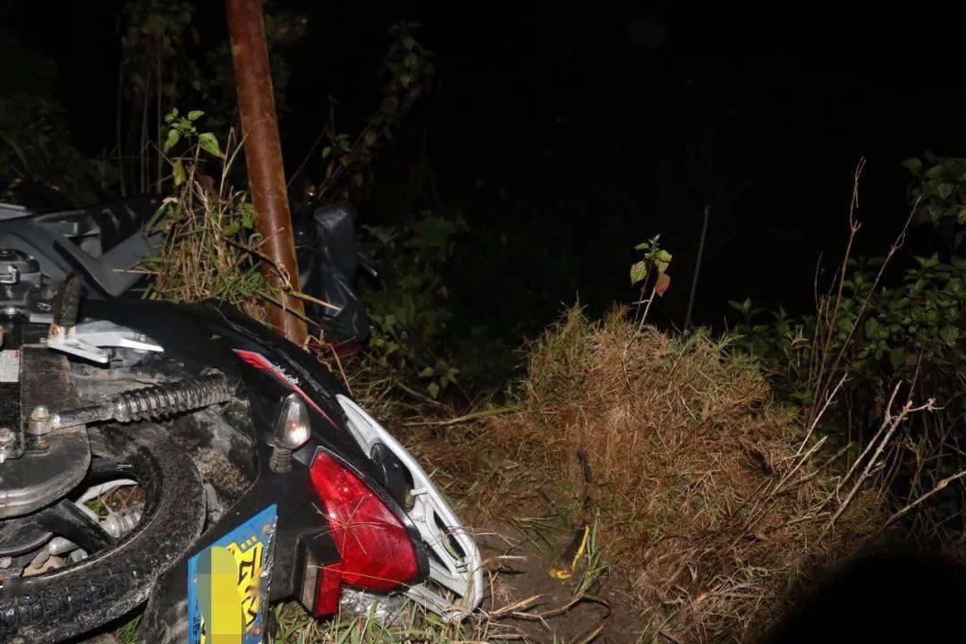 没想到妻子雨夜翻车坠江保山一男子急疯40多天后她复活了