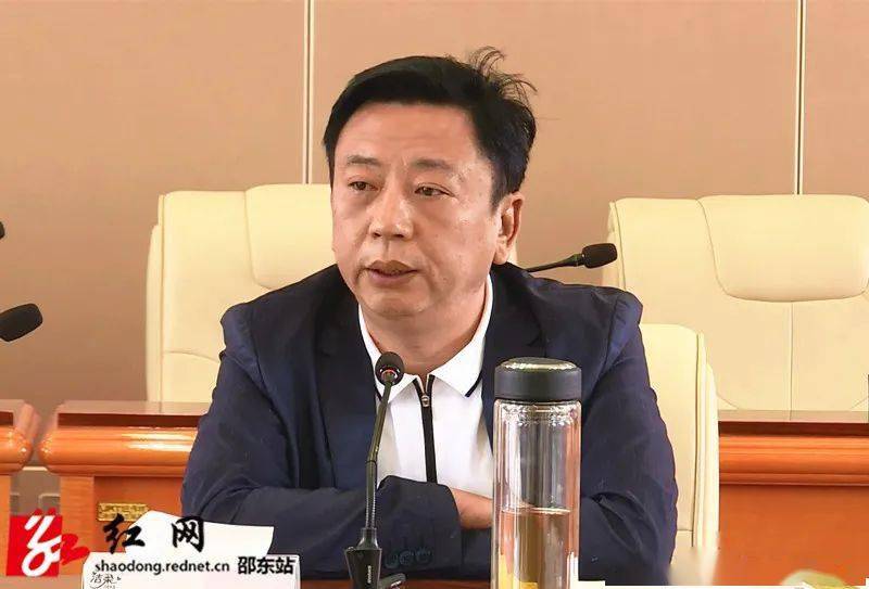 邵东市委副书记,市长周玉凡主持会议并讲话