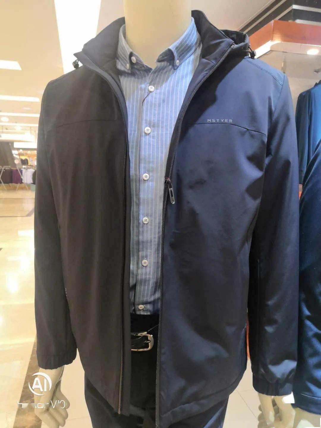 雷克多羽绒夹克 原价1380元  现 折 552元