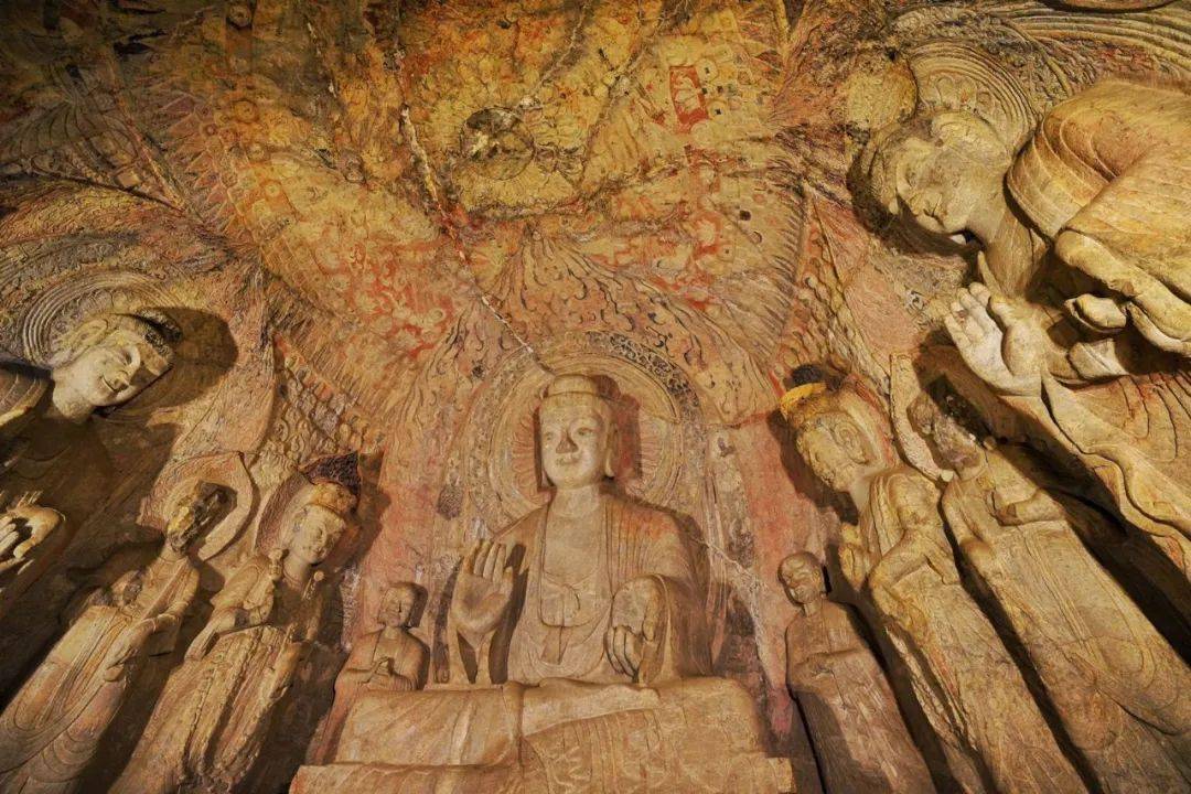 洞,皇甫公窟,魏字洞,普泰洞,火烧洞,慈香窑,路洞等北魏时期的代表洞窟