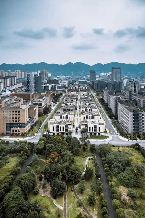 排现代化高科技园区西永微电园最吸引人的是游在大学城看看这些美景吧