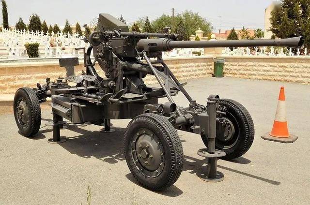 博福斯40毫米防空炮虽然博福斯火炮已然风靡全球,但这家很有上进心的