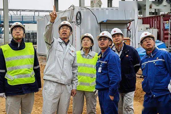 10月30日,寰球公司副总经理张来勇到长庆乙烷制乙烯