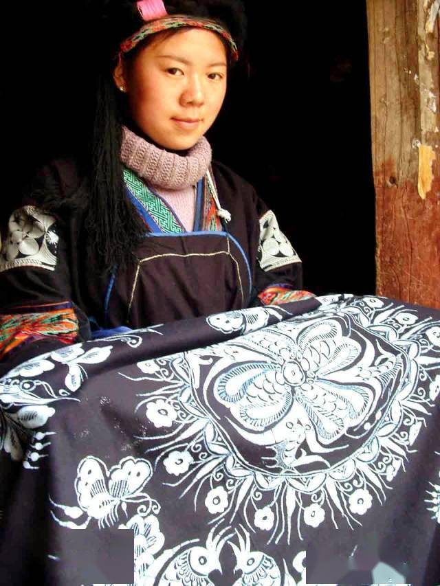 蜡染难以摹绘的冰纹