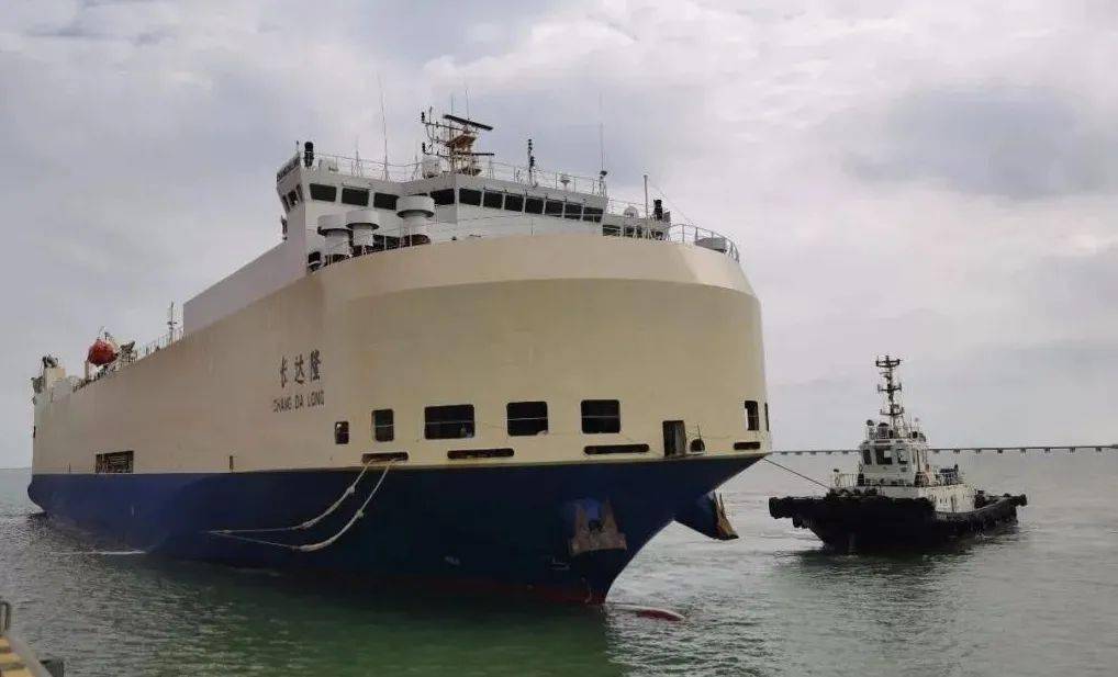 滚装船,且三夹沙南支航道为2万吨级船舶乘潮单向通航航道,"长达隆"轮