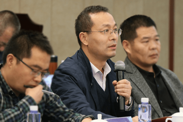 焦军)新课程新教材新高考背景下的高中学科高地建设研讨会在专家理论