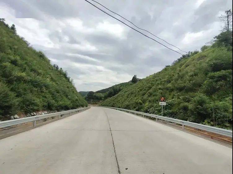707公里梅山德州至均溪溪柏林段国道纵五(g235)线(大田段)接下来就跟