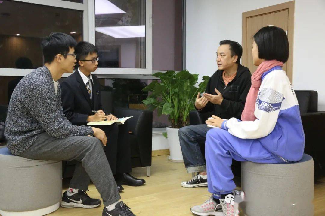 记=学生记者团程=程永新记《收获》作为国家级的一流文学期刊,您对这