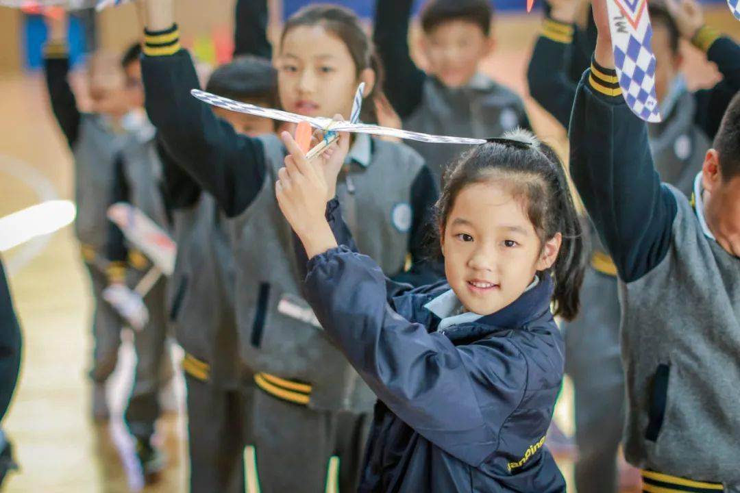 建平临港小学图片