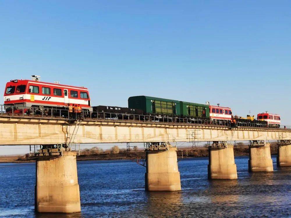 站段资讯嫩江大桥上的这场攻坚战打得漂亮