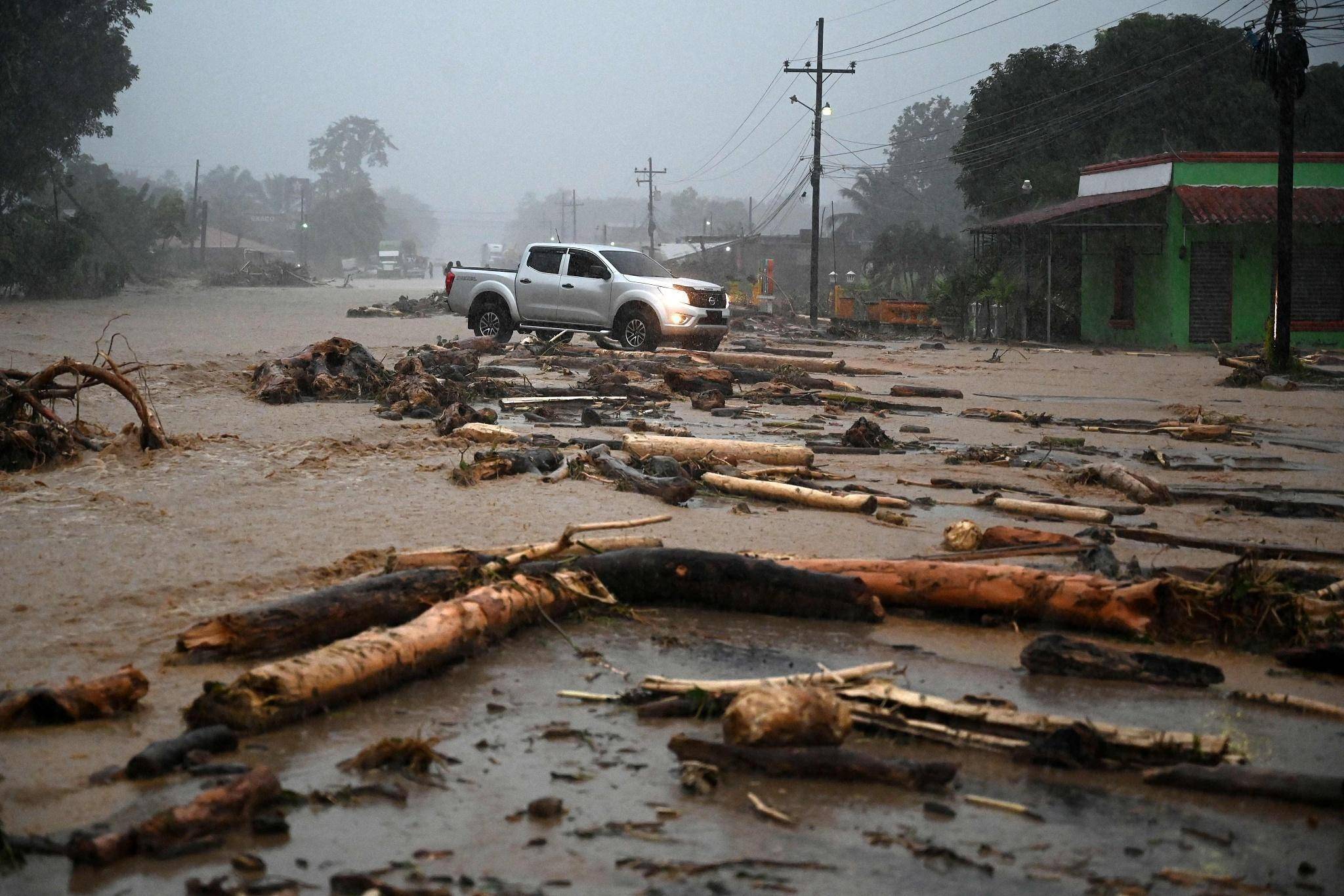 飓风"伊塔"登陆洪都拉斯_手机搜狐网
