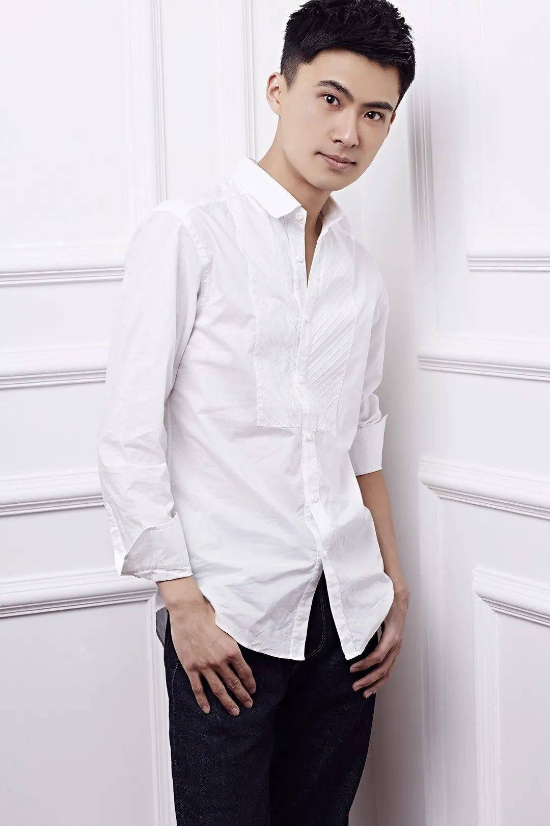 饰 梁勇朱少鹏生而平凡,因事伟大,面对疫情,我们都可以是英雄.