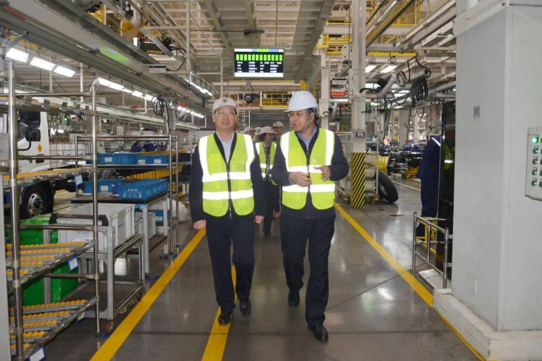 中泰集团党委副书记齐国庆一行到福田汽车诸城厂区洽谈交流67