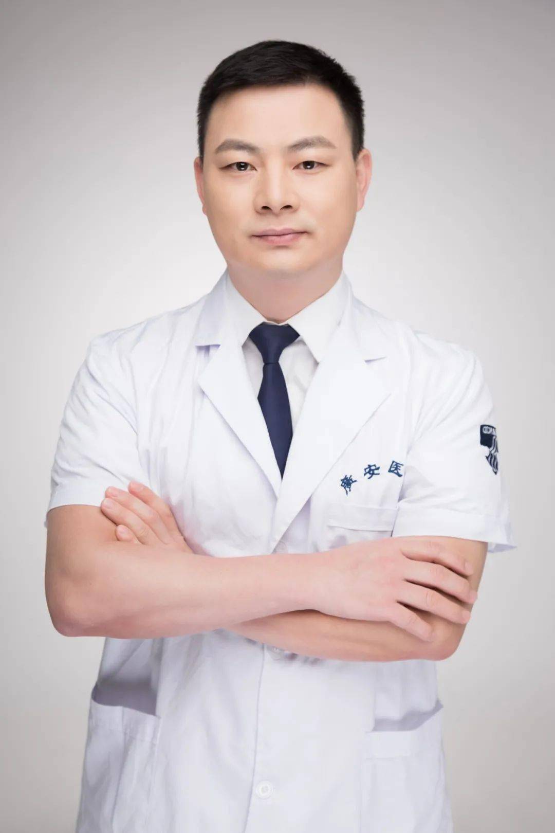 上海长征医院骨科刘铁龙教授和上海长海医院脊柱外科白玉树教授等一线