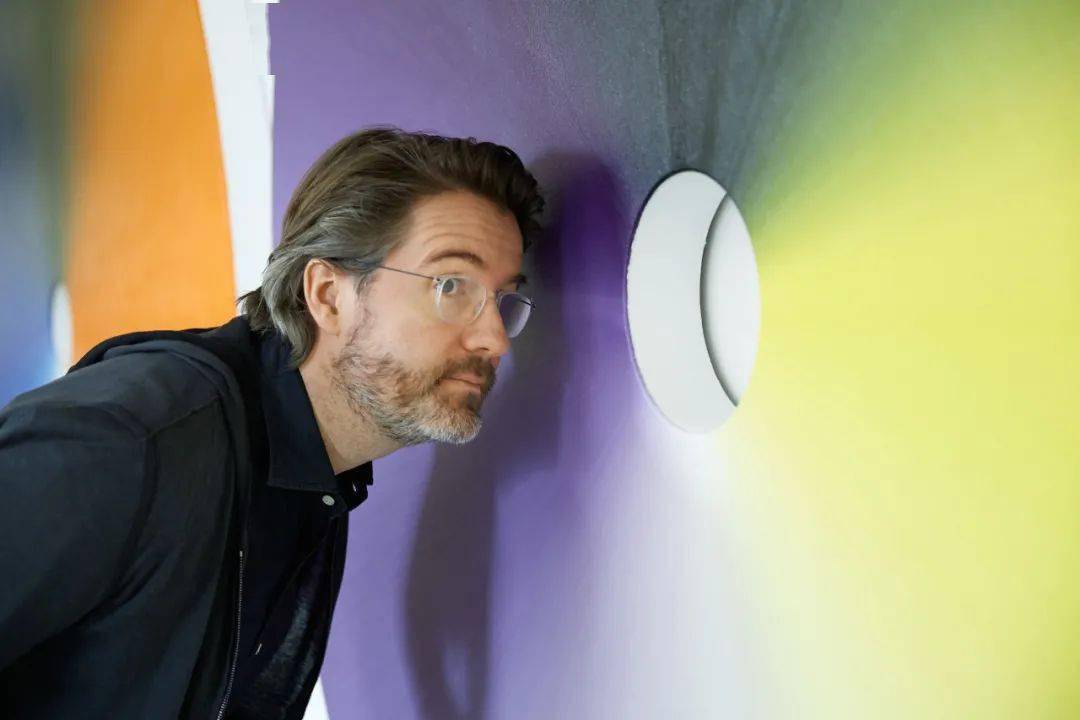 被誉为当代艺术的达芬奇奥拉维尔埃利亚松