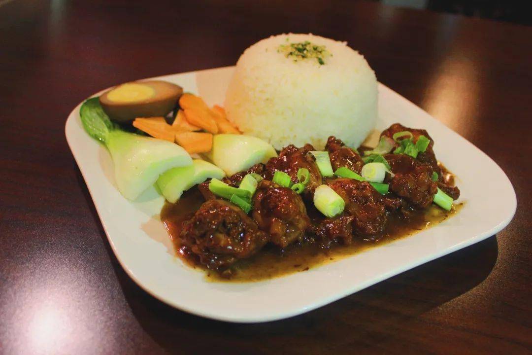 重燃鸭货狂潮精武黑鸭强势回归携手糖记甜品抗疫送温暖