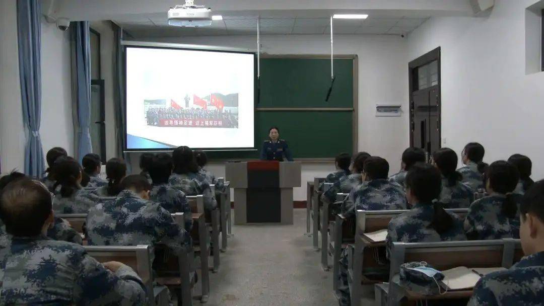 走好軍旅第一步夢想熔鑄孔雀藍│空軍工程大學組織新聘博士文職人員