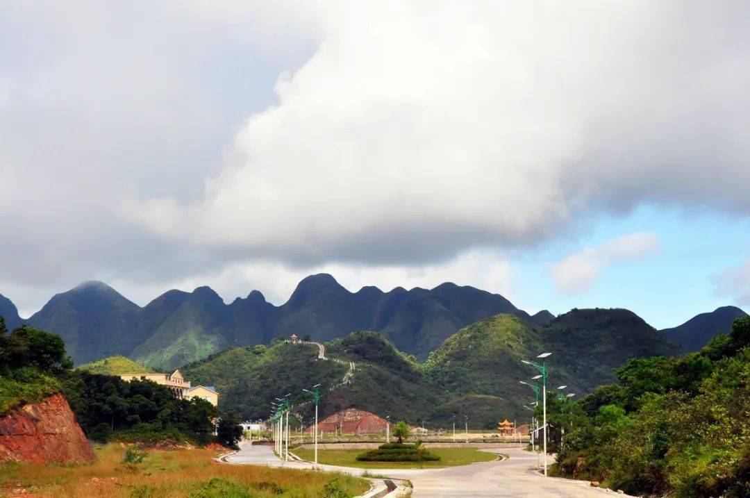 防城区七星顶生态综合旅游度假区被评为五星级乡村旅游区!