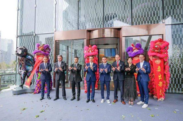 酒店开业w皇冠假日万丽3家酒店全新开业