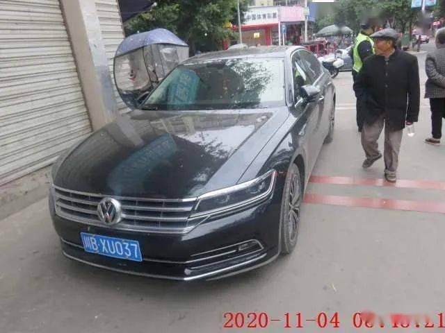 【违法行为】:违法停放【违法地点】:太平路中段【车牌号码】:川b6