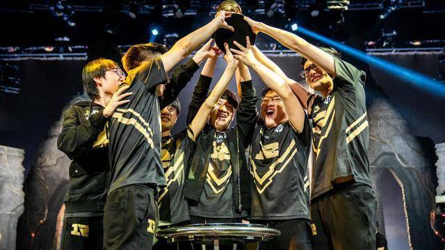 rng公布新比赛名单uzi之后小明也要退役粉丝快要崩溃