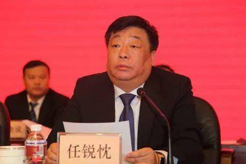 经查,朱辉违反政治纪律,转移隐匿证据,对抗组织审查;违反组织纪律