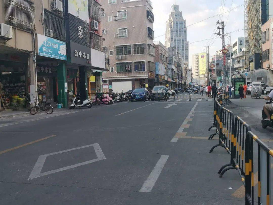 汕尾二马路升级改造:6,10,12,13等公交路线因封路暂时绕道行驶