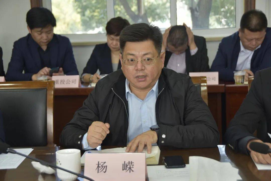 会上,镇党委副书记杨嵘,镇党委委员,武装部部长沈杰,副镇长陆全林