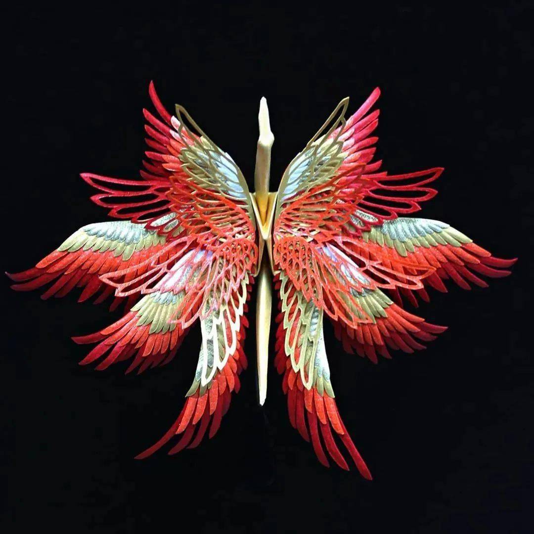 抑郁小哥把一只2毛钱的千纸鹤折成了我买不起的样子不但病好了还年入