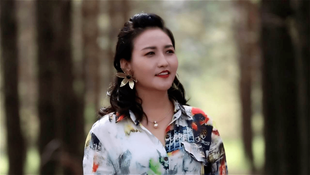 草原音乐联播音乐牧场新歌首发苏雅拉斯庆故乡的风