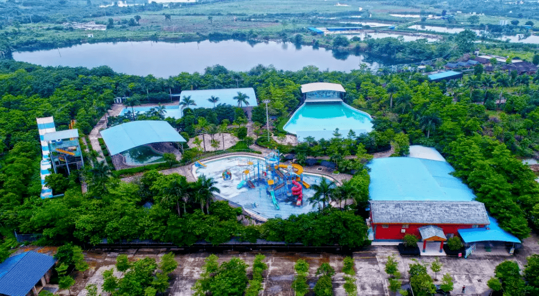 德湖山庄位于广西贵港市平南县工业园内,总面积达500多亩.