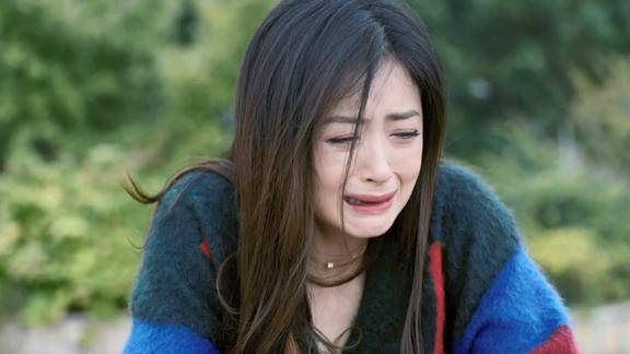 欢乐颂面对一个无底洞的家庭樊胜美被折磨得崩溃放声痛哭