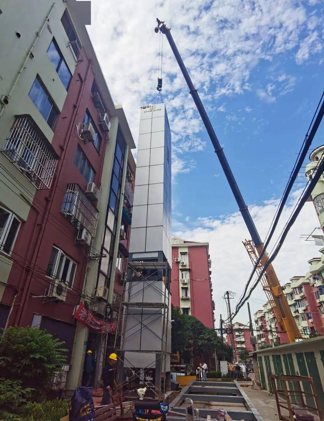 老旧小区加装电梯效果图（室外电梯安装效果图）