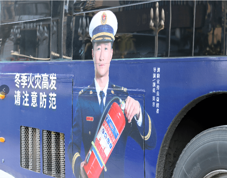 "赵丽颖","吴京"出现在南昌街头!