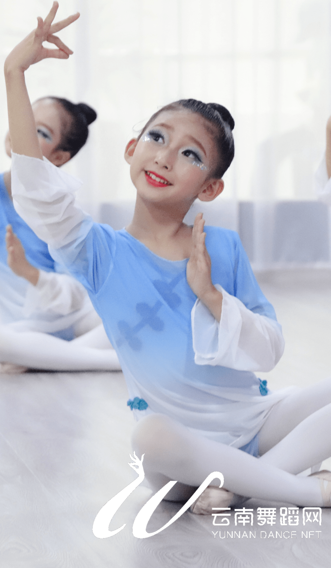6岁小女孩练舞蹈图片