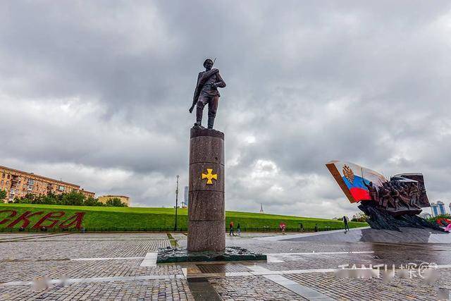 俄罗斯二战纪念雕像图片