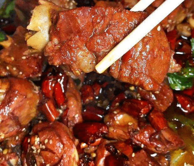 8抢【老爆大排档】原价88元的铁锅鸡炖排骨 两个菜!