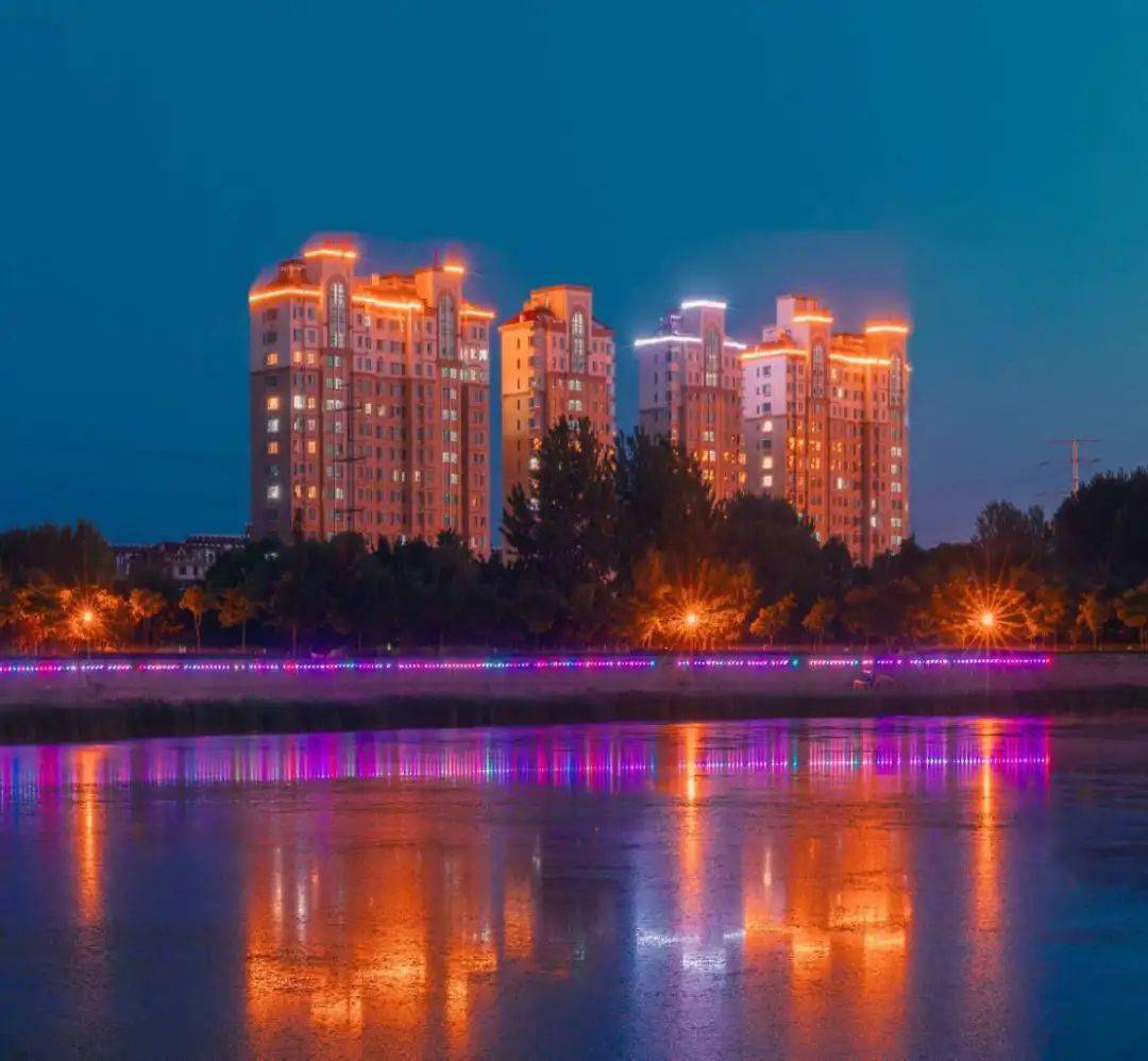 夜色璀璨(摄影:李延明)来源:高密市老年大学总编:王镜涛 编审:孙炜炜