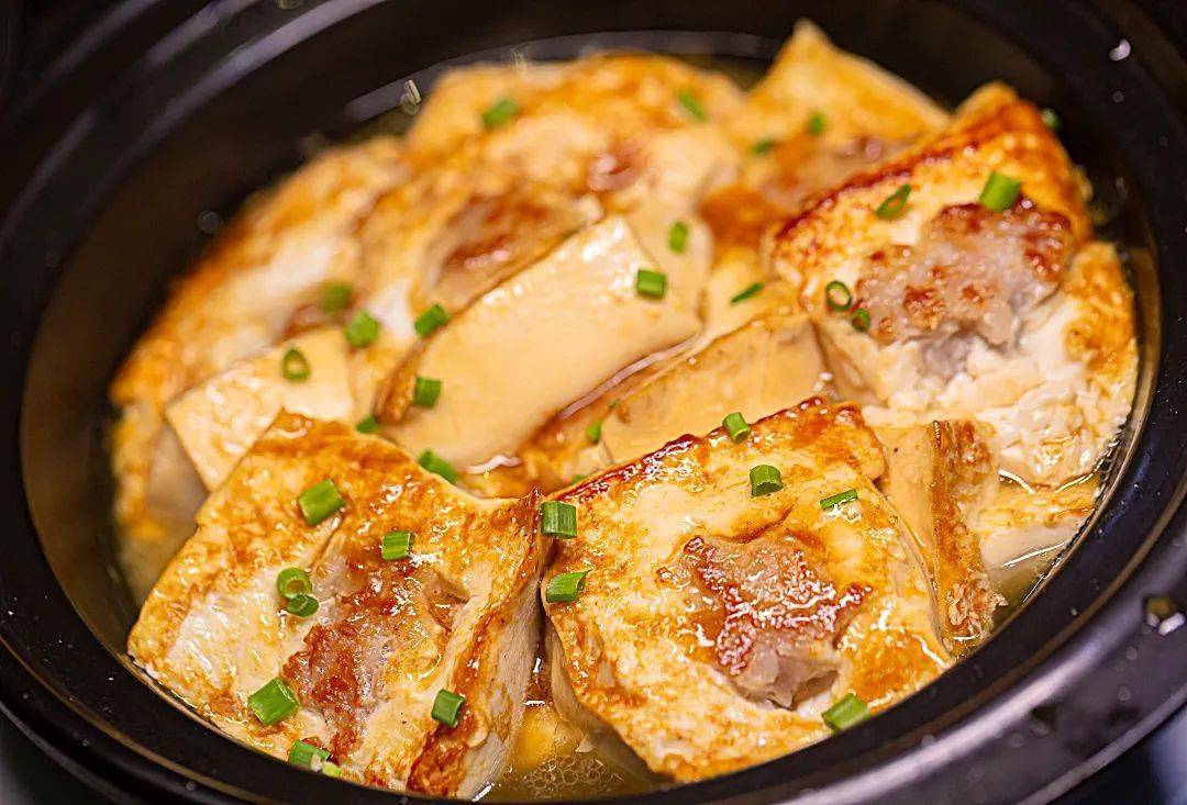 suoiceiled是客家名菜之一客家酿豆腐也称为肉末酿豆腐,东江酿豆腐腐