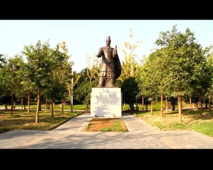 江河交汇看大运邗沟遗址今犹在扬州繁荣念吴王