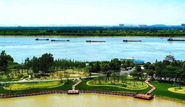 (江宁滨江风光带实景图)