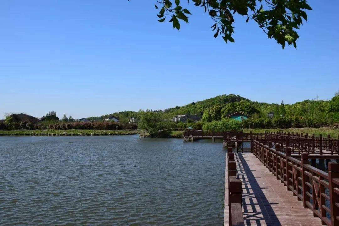 全国首条德清蠡山漾成为国家级示范河湖